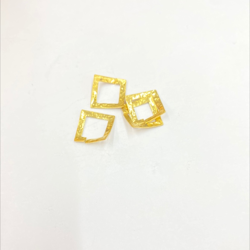 XH05112 Hollow square camber pressed pitting on one side cut off