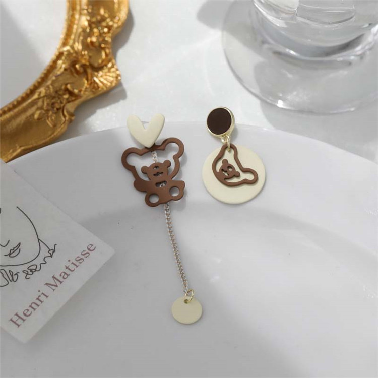 Little Bear Original design style sweet girl earrings, the same as those for Internet celebrities and stars Item Picture