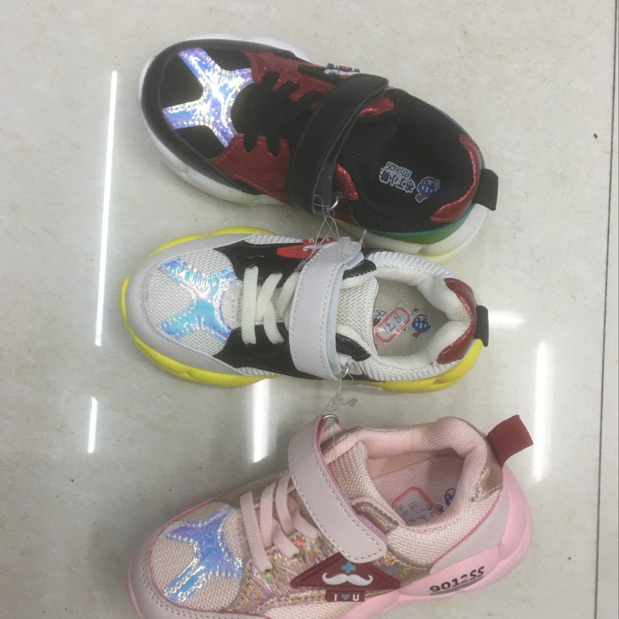 26-31码3色运动鞋