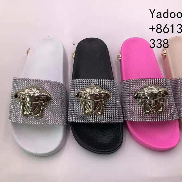 European Stop flip-flops Medusa 2021 Summer Couples flip-flops Leather rhinestone casual beach slippers