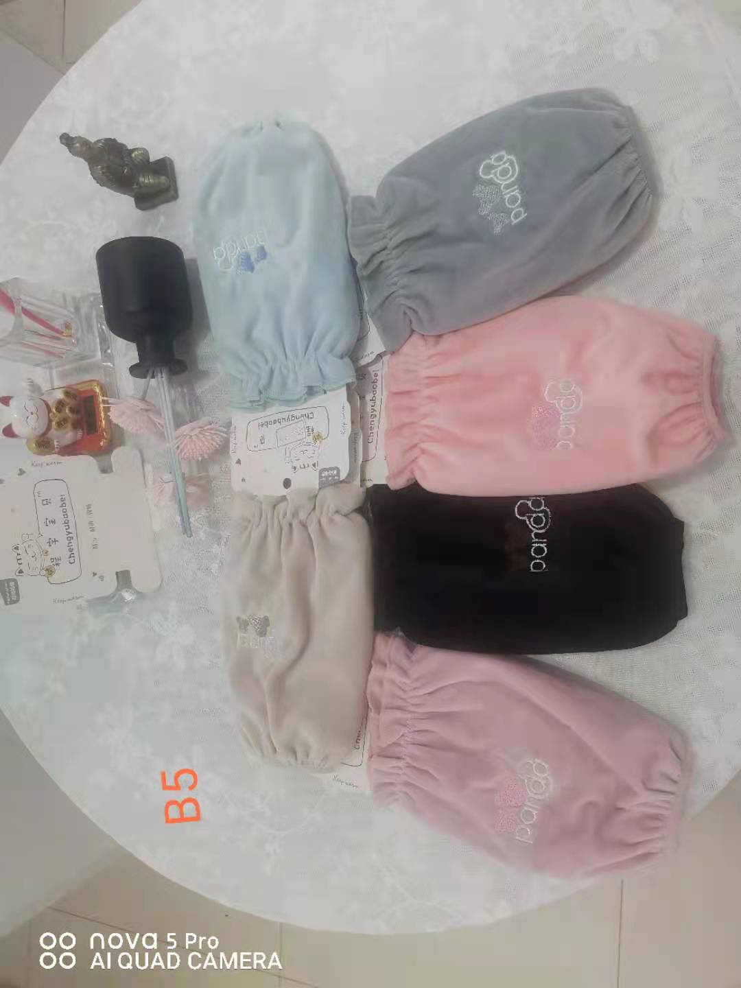 Baby Velvet Sleeves details Picture