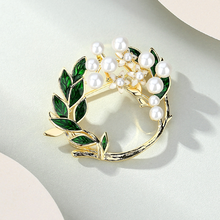 Brooch 180