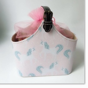 Wedding gift packaging with hand gift packaging bag