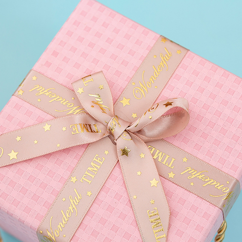 Custom-made hard boxes with top and bottom covers, apple boxes, Christmas Eve gift boxes and Christmas gift packaging boxes are available Application Scenario