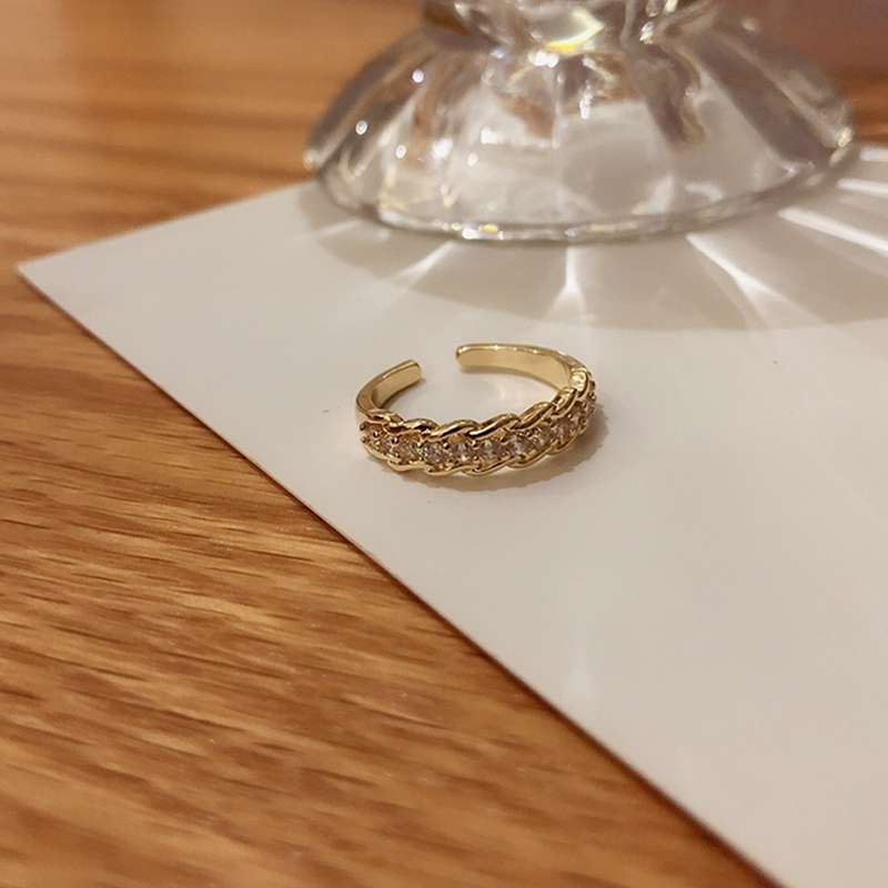 Zircon ring, a niche design for women, is fashionable, simple and individual. It is a trendy, light luxury, exquisite and cold style index finger ring that is popular on Instagram details Picture