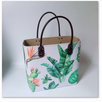 Any photo handbag with gift packaging can be customized