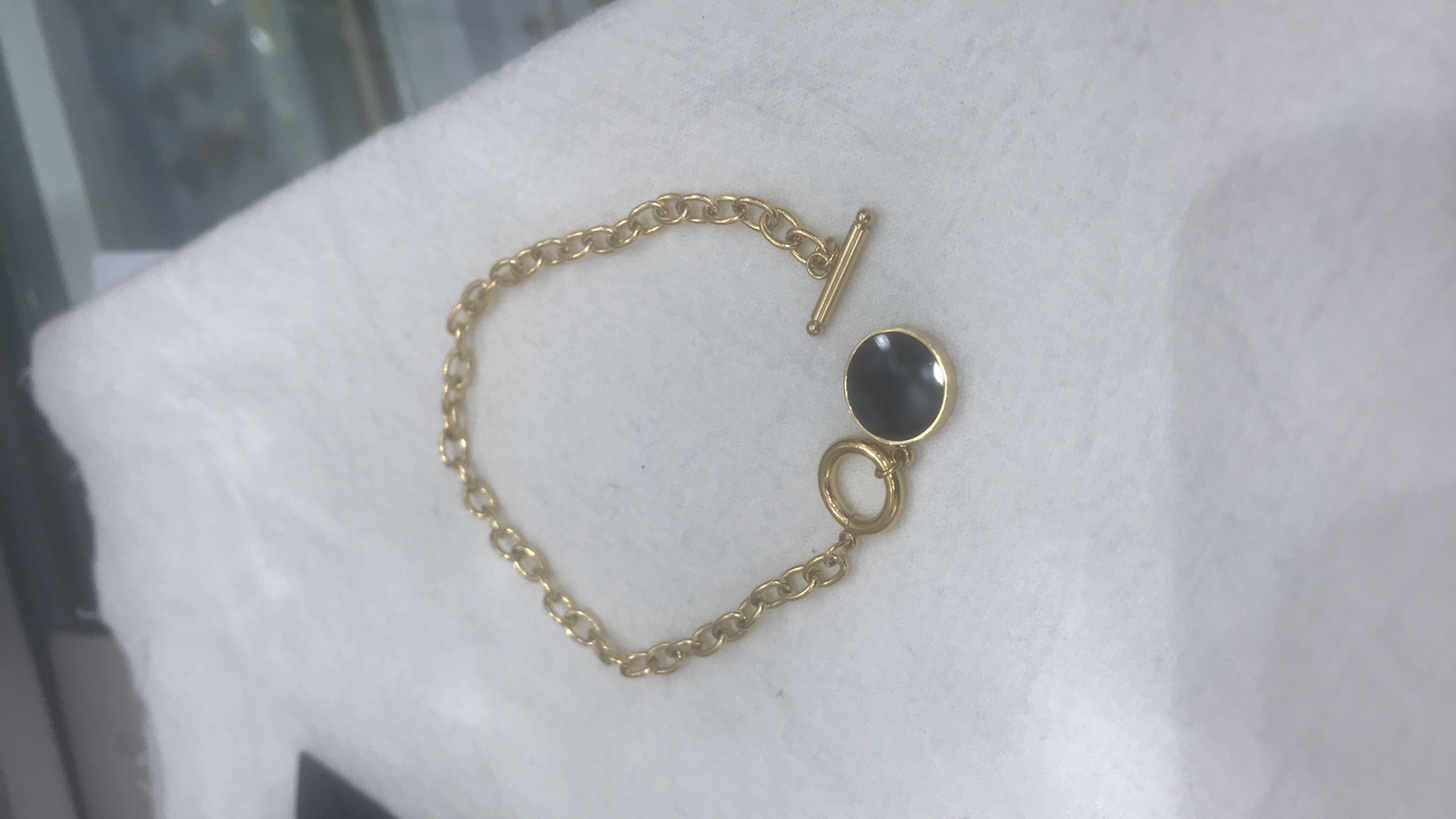 Round cake bracelet Specification image