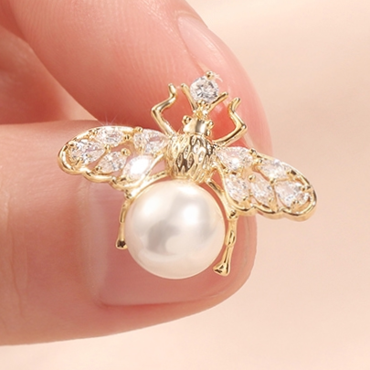 Brooch 122