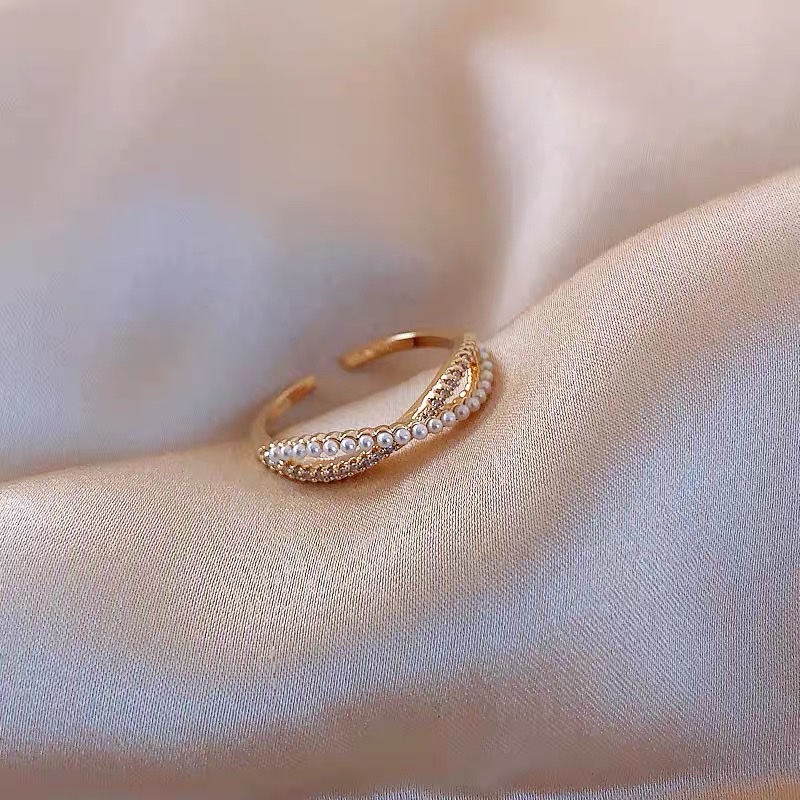 A simple, fashionable, fresh, niche design, exquisite and trendy ring Specification image