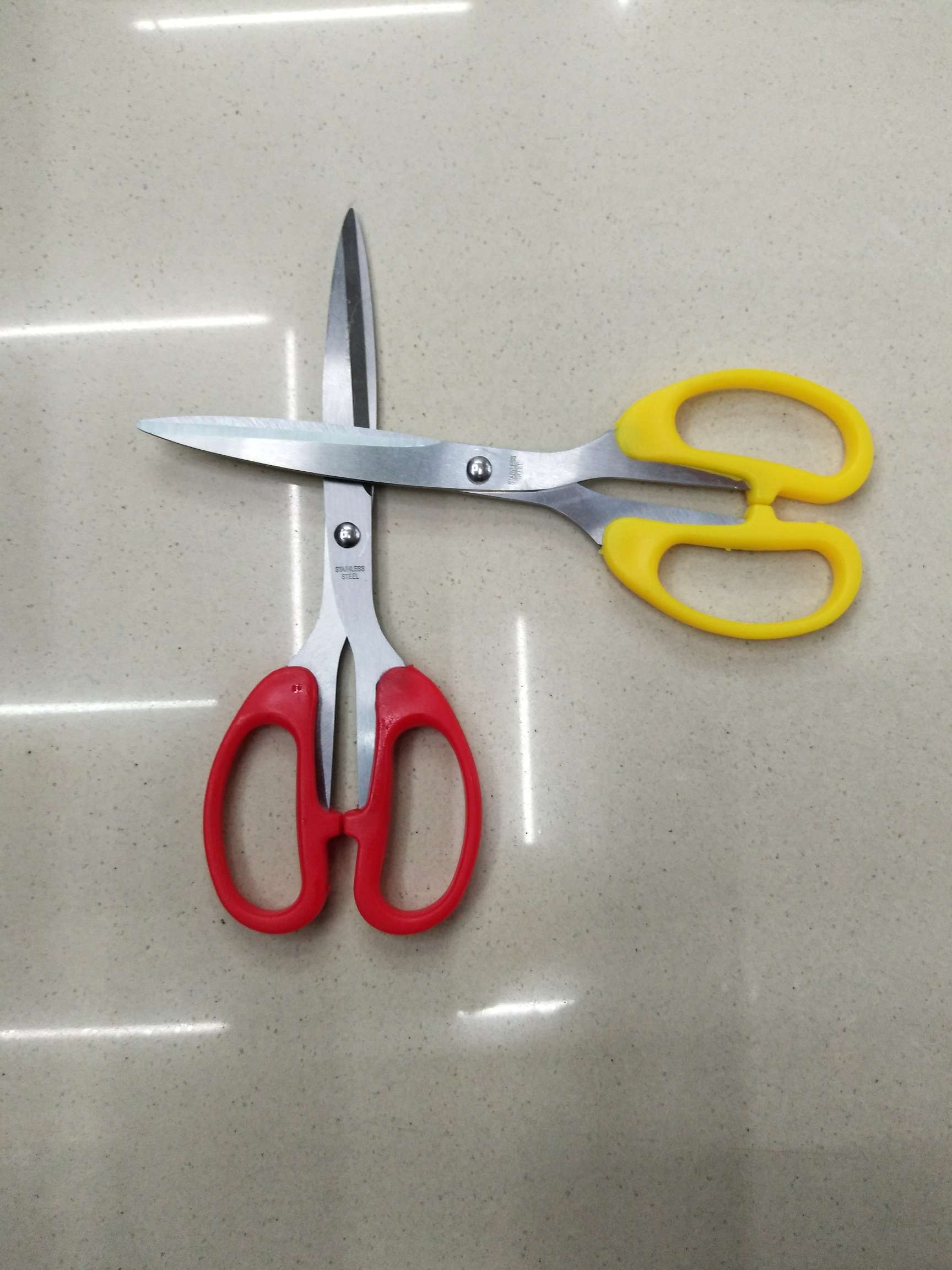 Scissors, office scissors, household scissors, stationery scissors Application Scenario