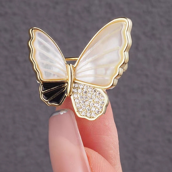 Brooch 162