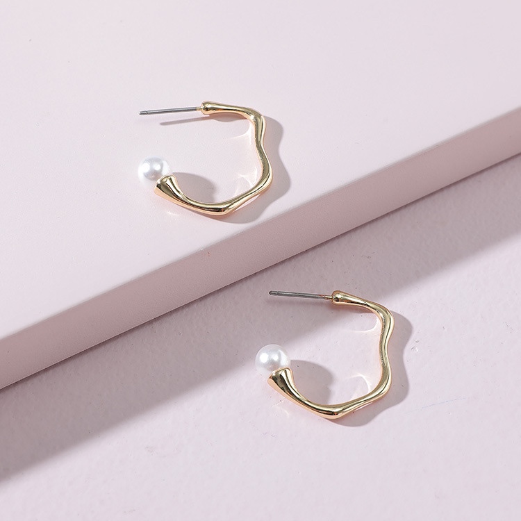 2021 New earpiece shaped C-ring pearl earrings simple style