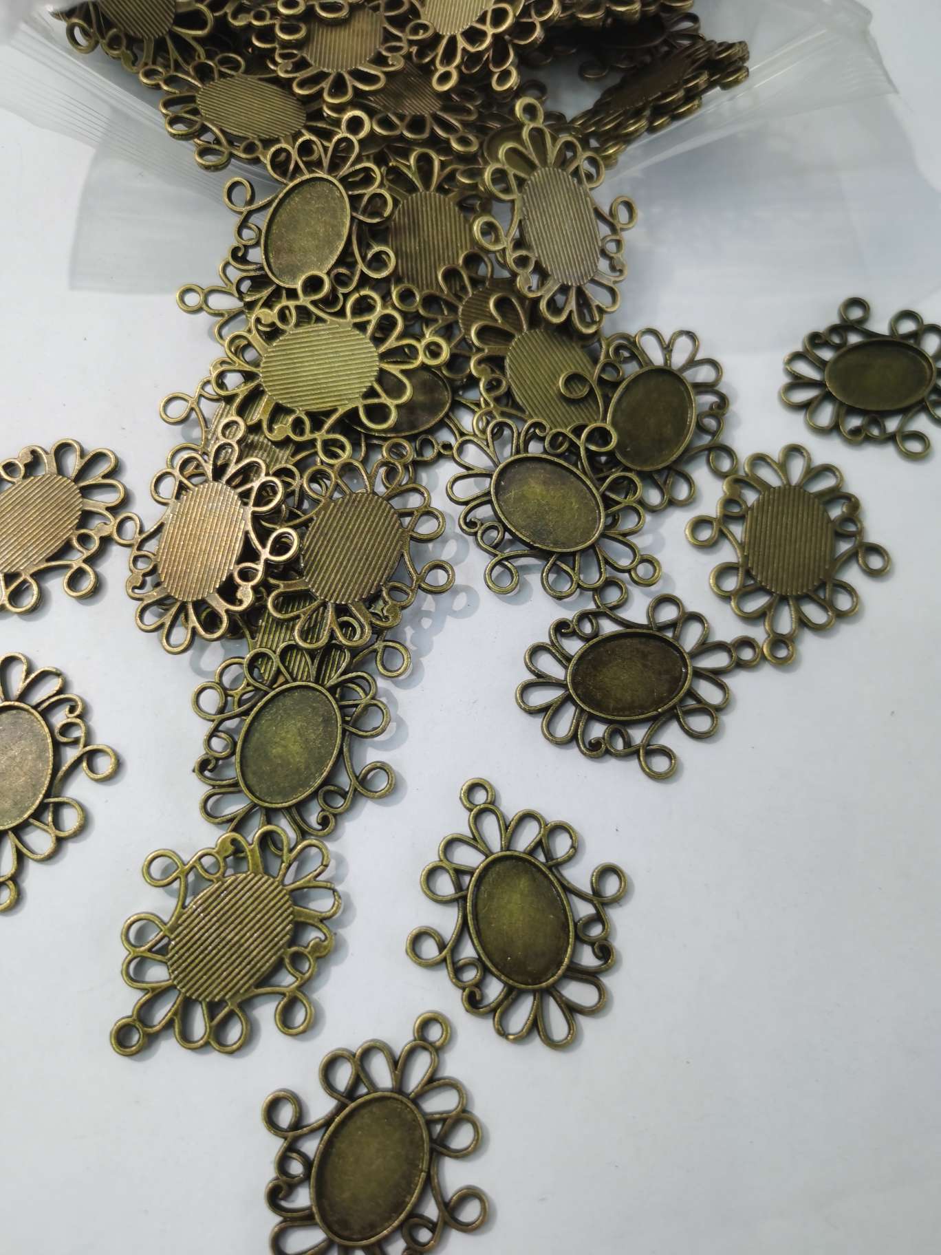 Zinc alloy Zn-3321 for jewelry accessories Application Scenario