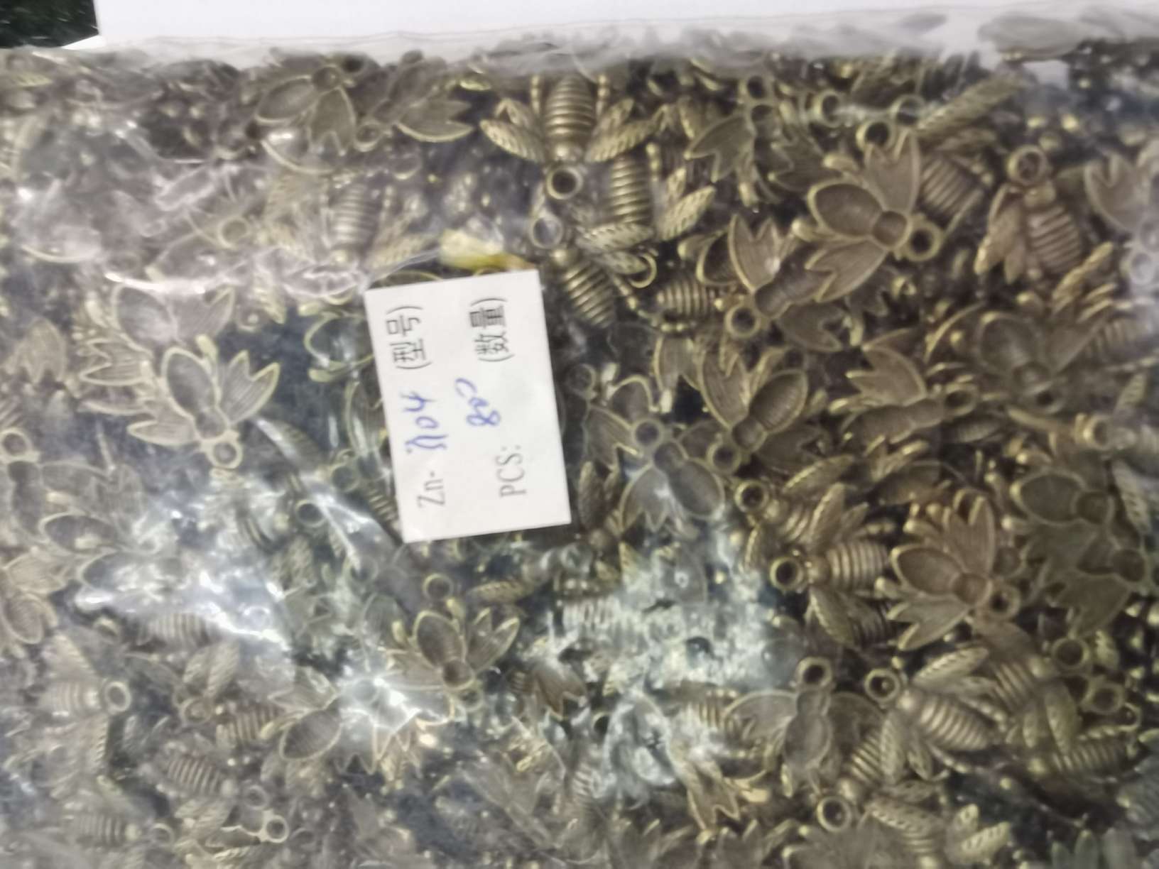 Zinc alloy Zn-3104 for jewelry accessories Application Scenario