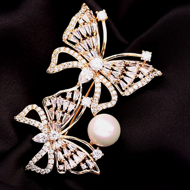 Brooch 180