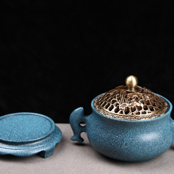 新款——
品名：双鱼耳炉套装
尺寸：宽12cm，高9.5cm，口径6.6cm
重量：608克蓝色