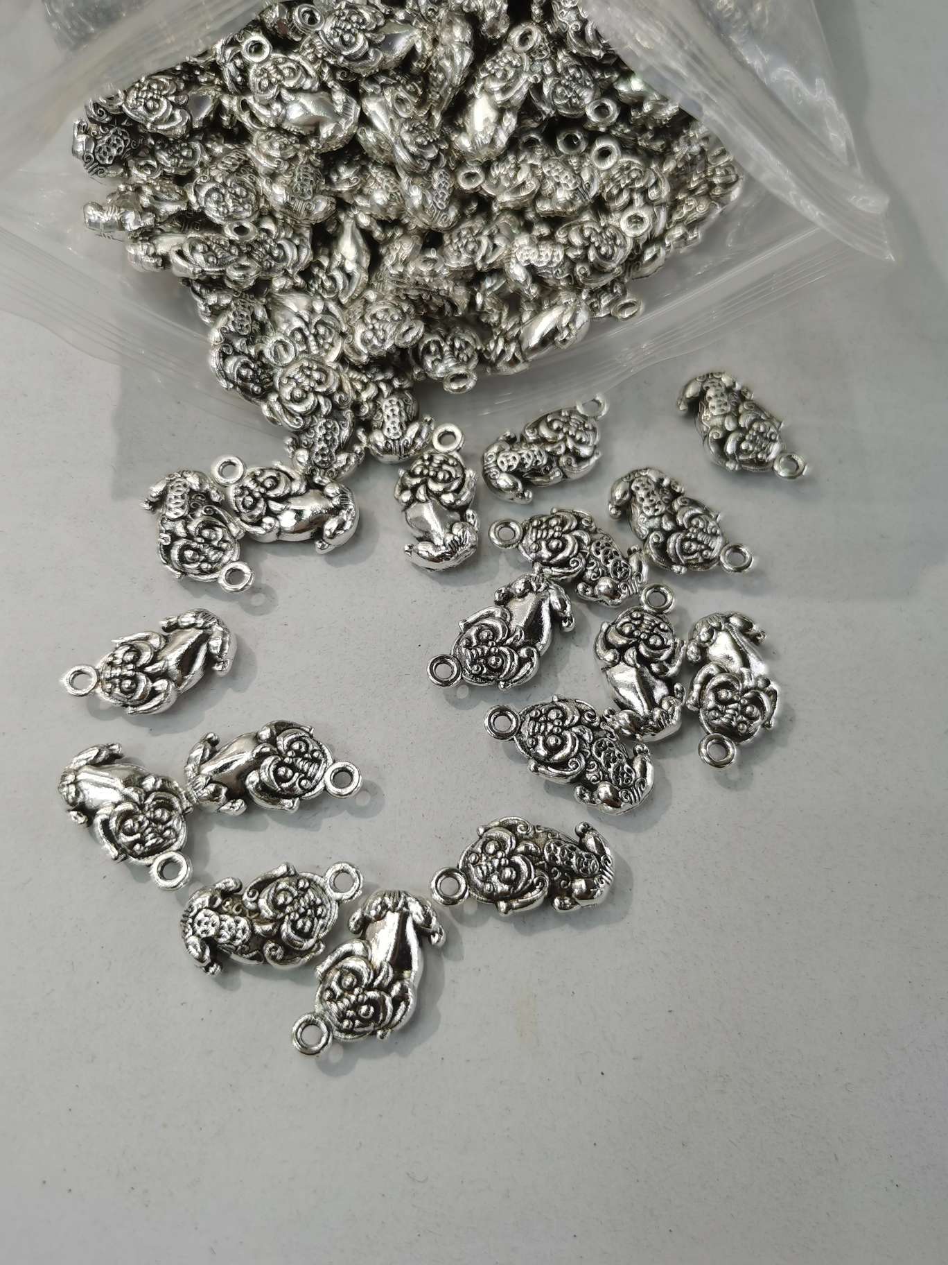 Zinc alloy Zn-3427 for jewelry accessories Application Scenario