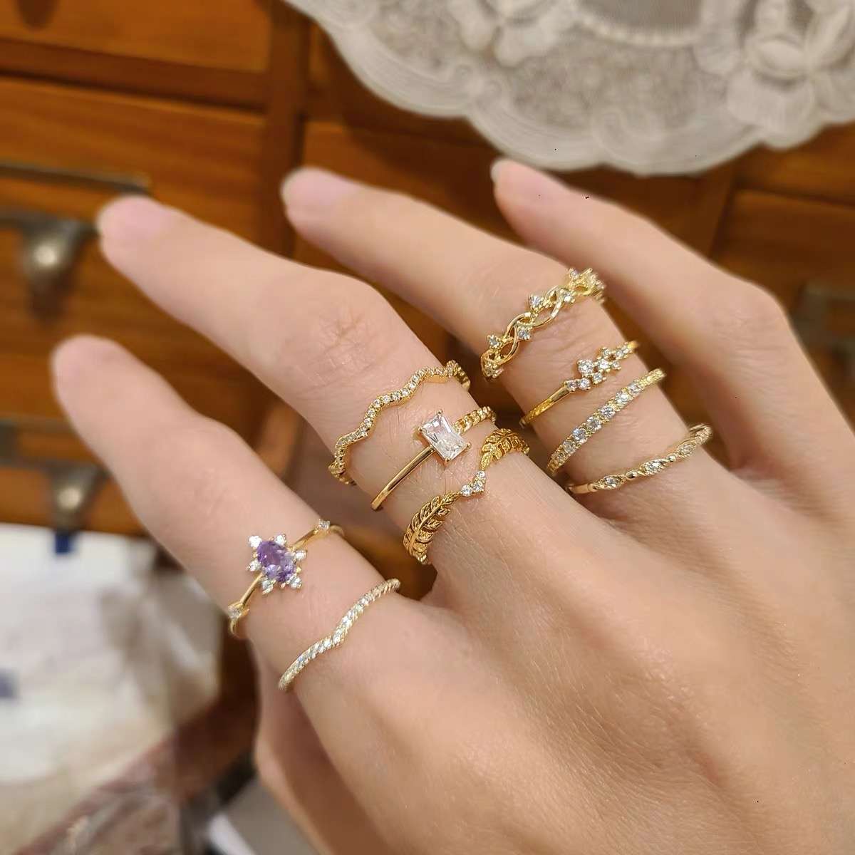 "Ethereal!" This Japanese high-end 18K gold diamond-encrusted, simple and elegant fashion ring, with a refined and cold style, is versatile and a social media sensation details Picture