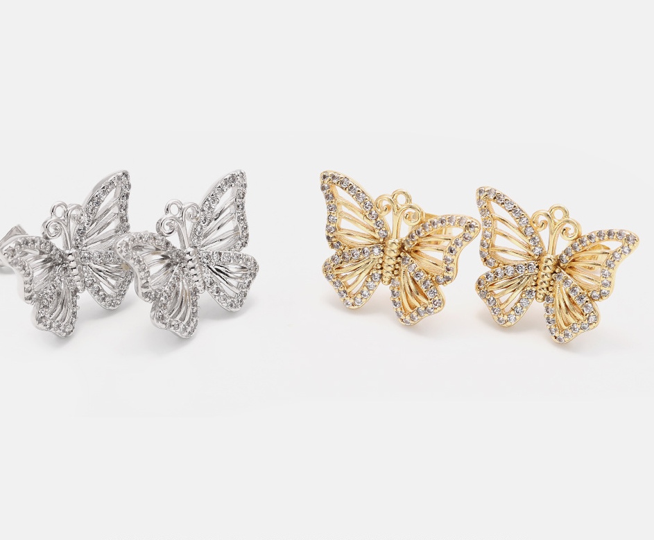 Cross-border gilded butterfly earrings manufacturer wholesale jewelry gifts European and American hollowed-out butterfly earrings Application Scenario