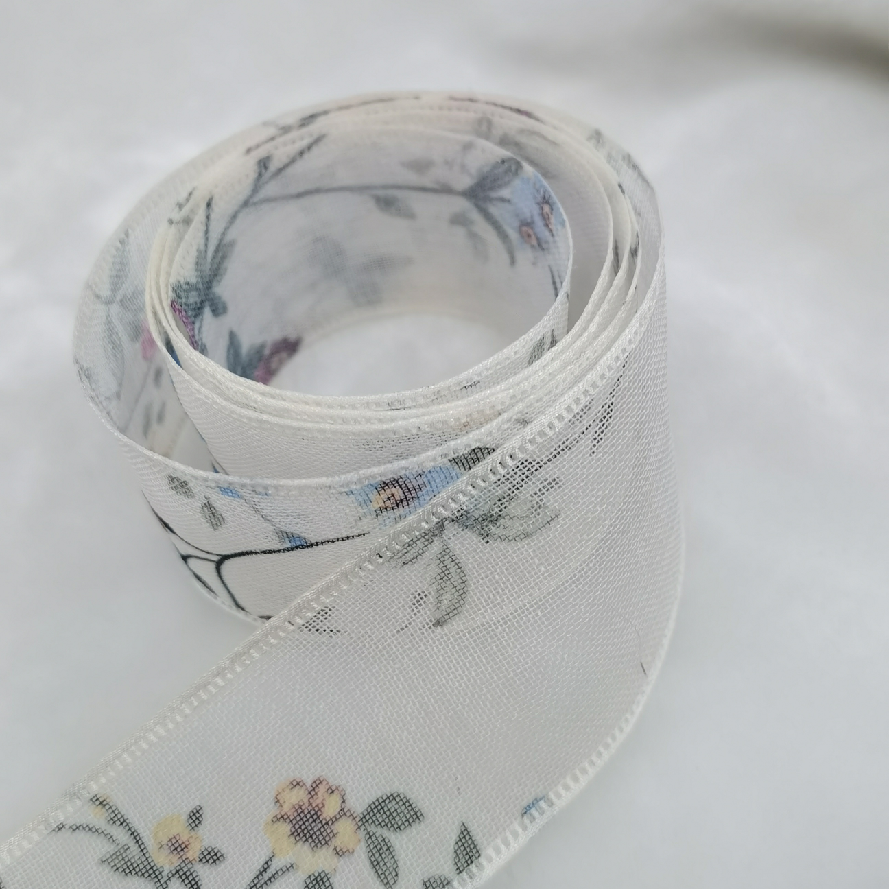 si can be used on lace, DIY, Christmas, clothing, accessories, crafts, cartons, cards, hats and many other factory products