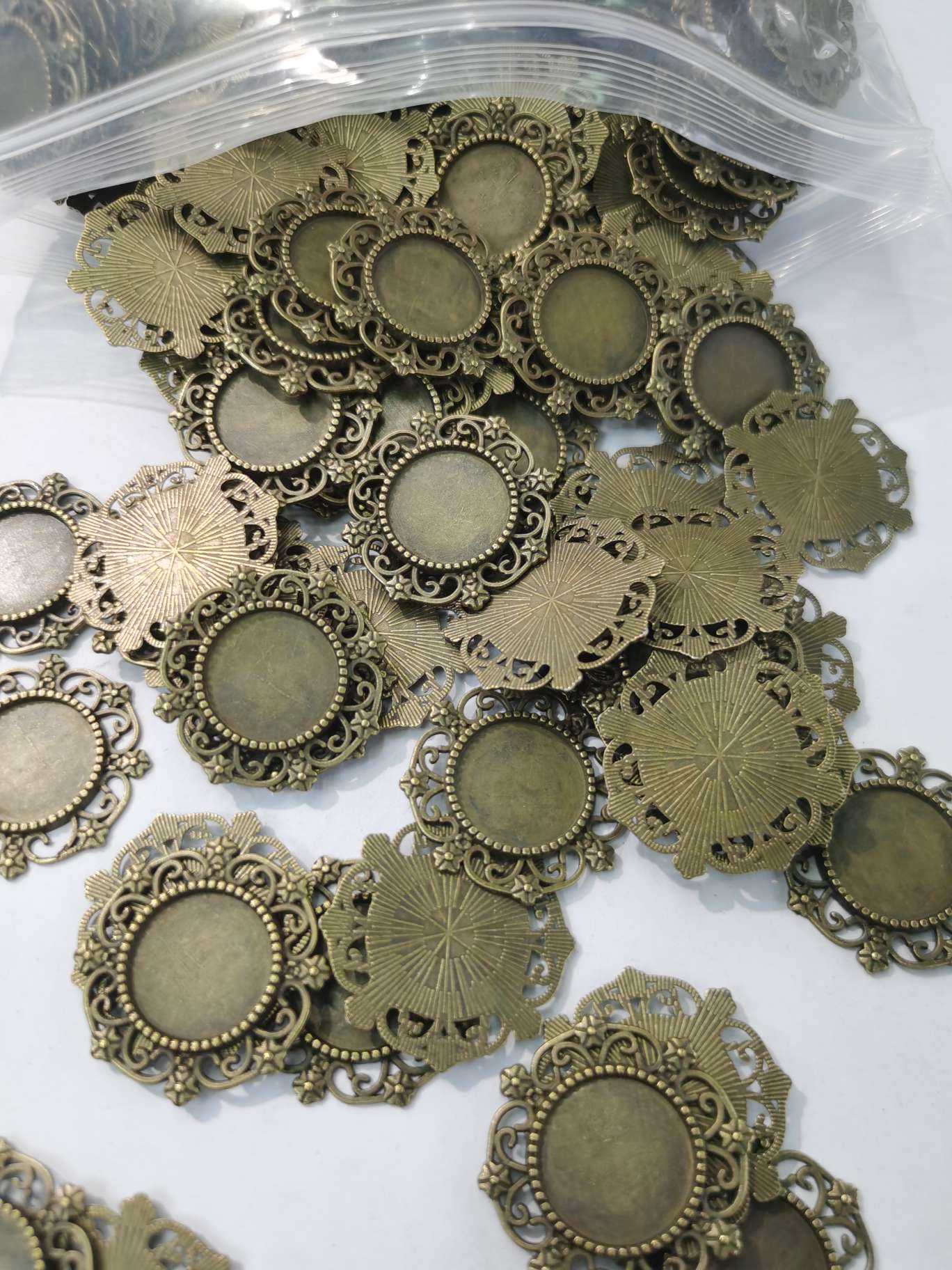 Zinc alloy Zn-1739 for jewelry accessories Application Scenario