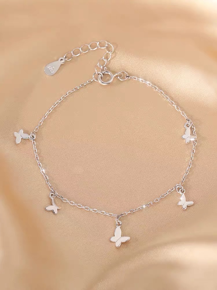 Butterfly bracelet, a niche design, is simple and elegant for girls Application Scenario