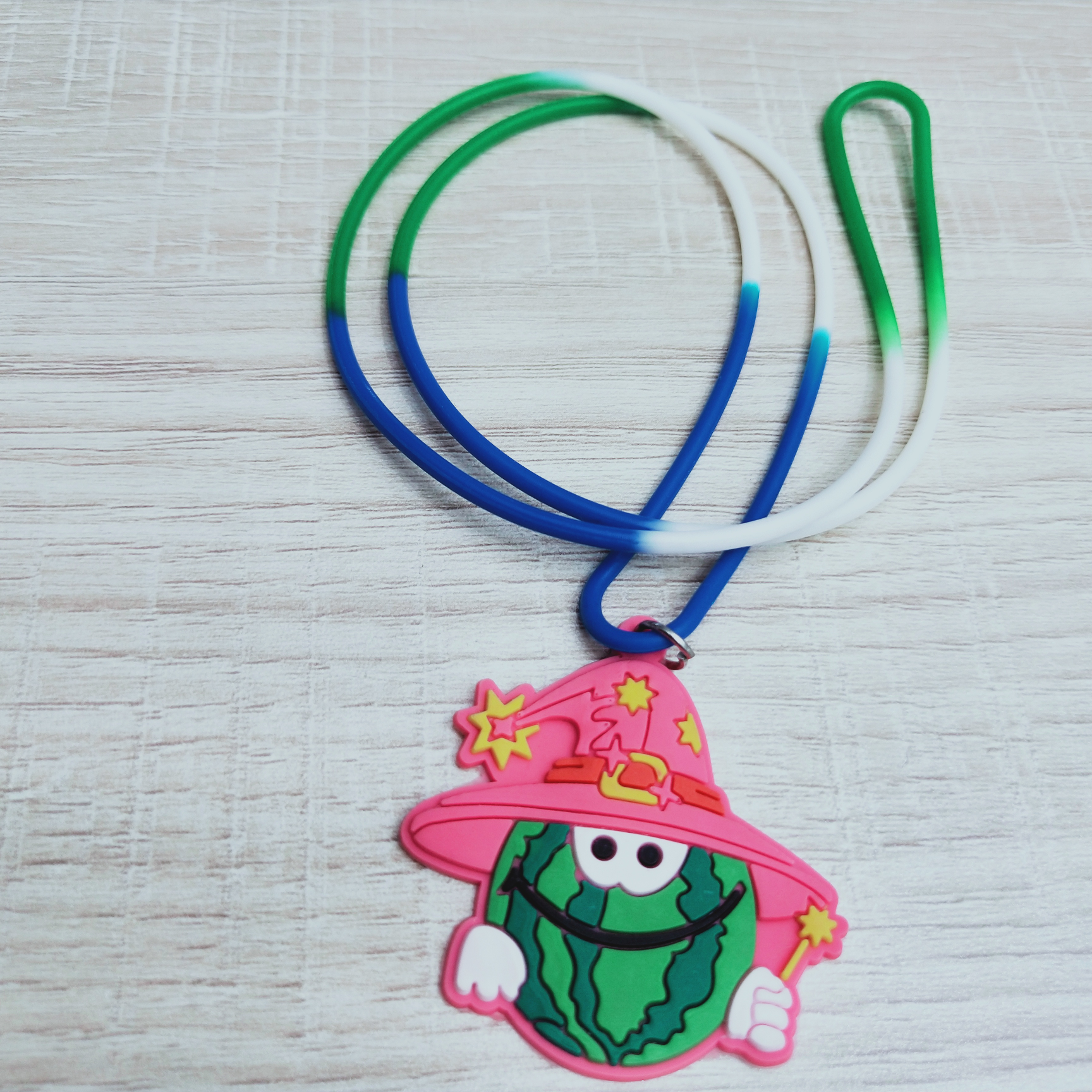 华宇饰品:宝兰.白.绿.混彩色硅胶卡通图片吊坠项链04