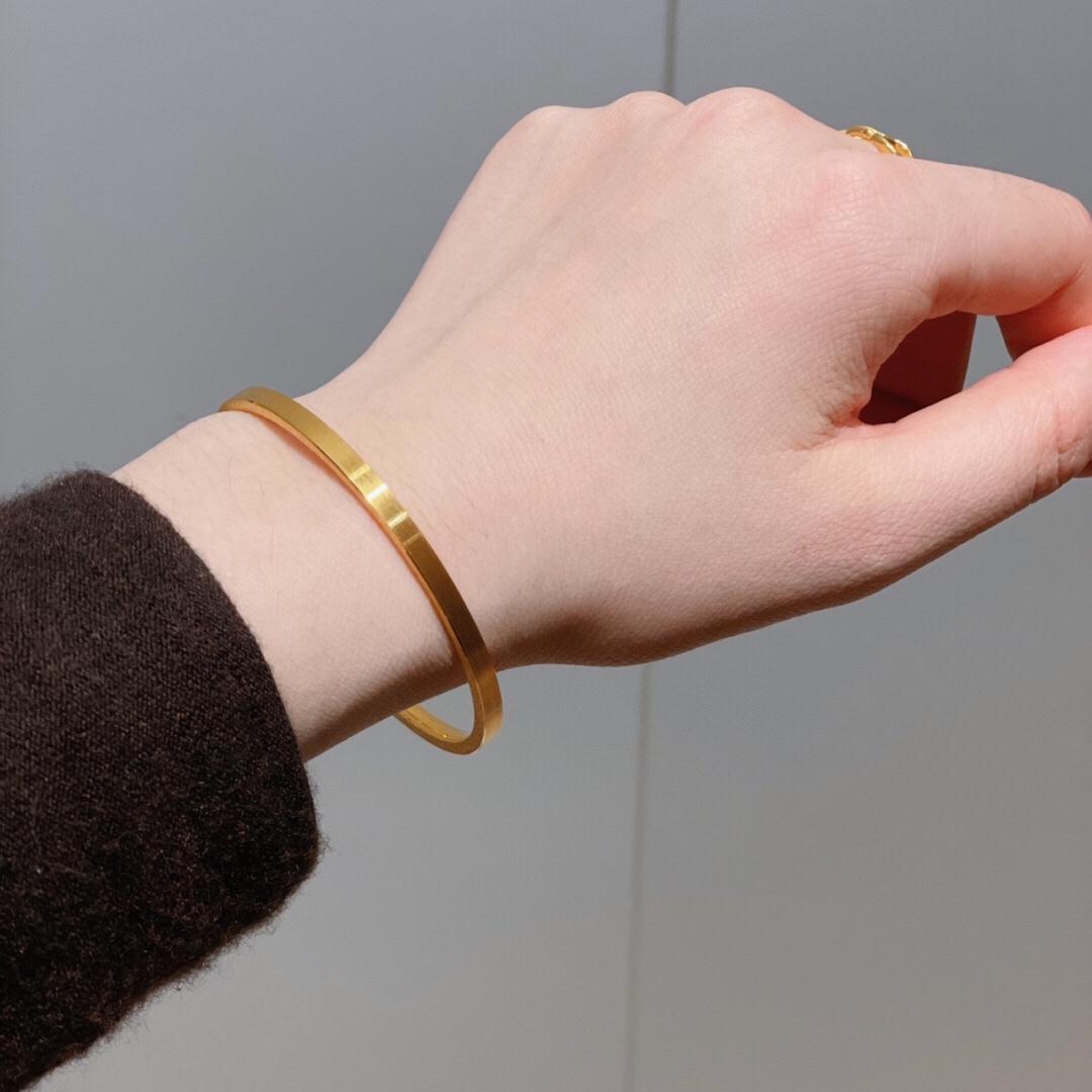 High-grade gold light luxury cold wind very simple ancient temperament open bracelet personality 100 bypass bracelet high color