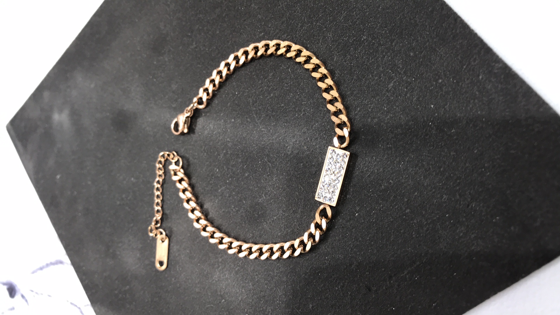 Mud drill bracelet Application Scenario