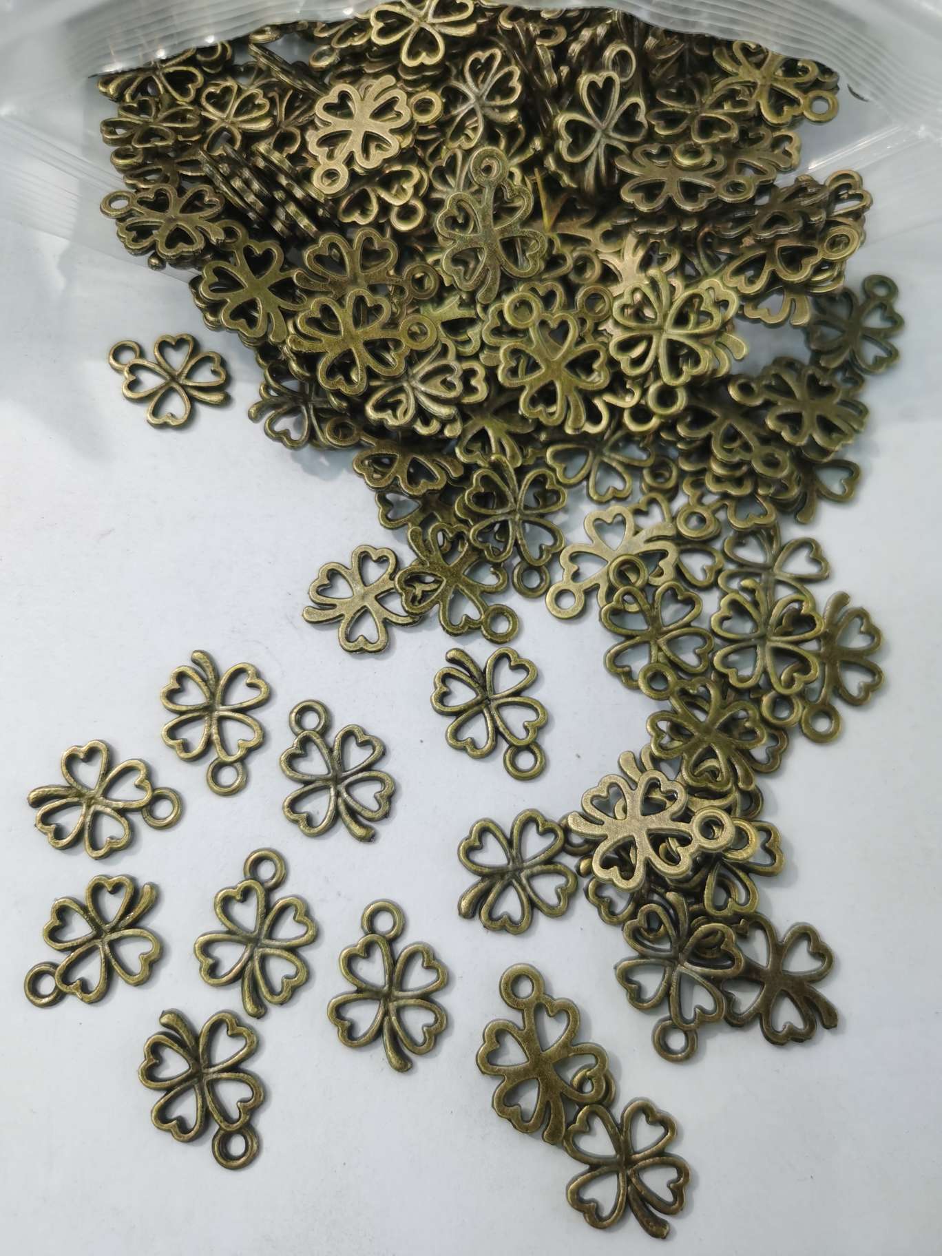 Zinc alloy Zn-1715 for jewelry accessories Application Scenario