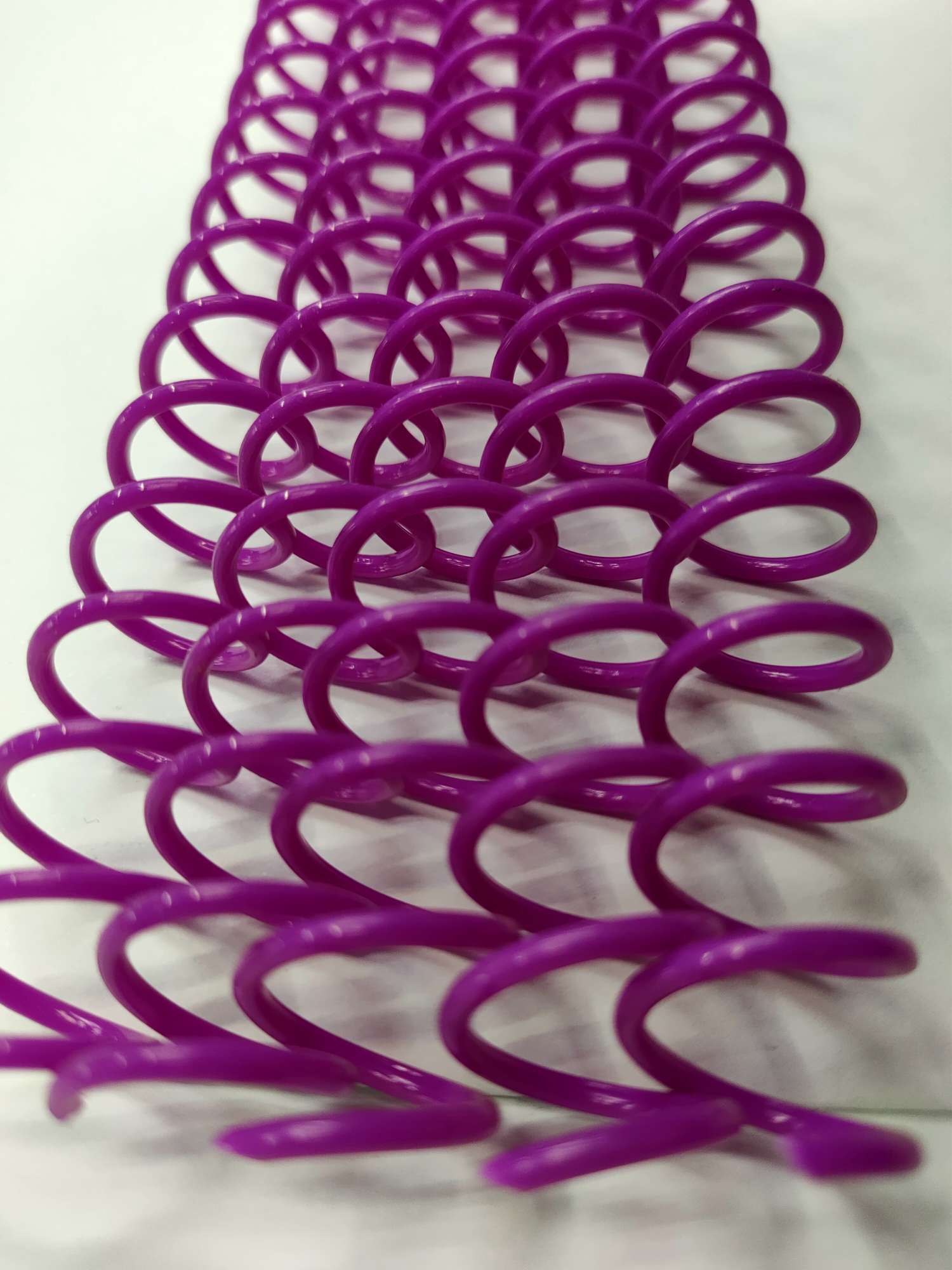 PVC单圈活页装订圈装订蛇仔圈 A4活页高端笔记本塑料线圈配件细节图