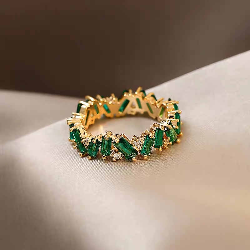 A French socialite, Internet celebrity, elegant, high-end, exquisite, fashionable and trendy ring Specification image