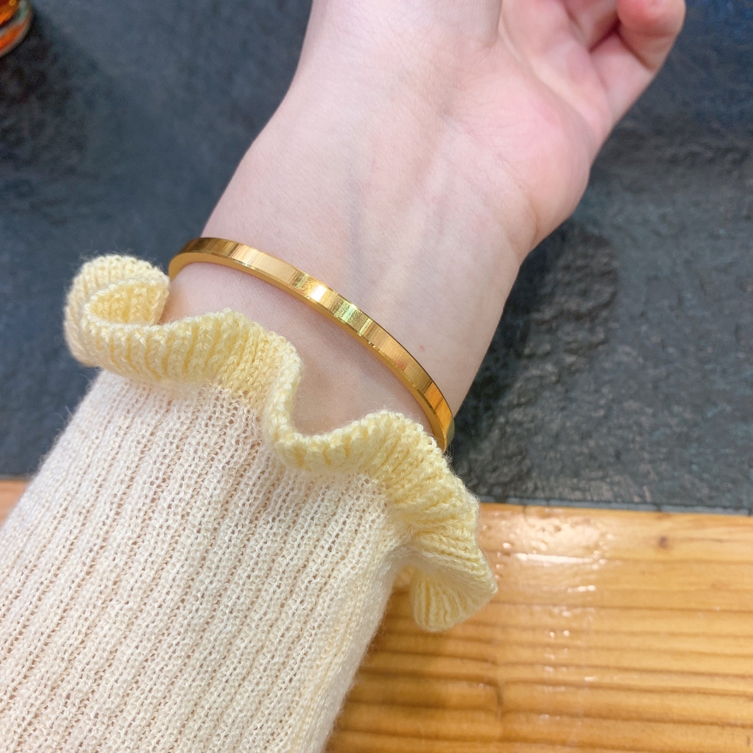 Imitation gold color brushed bracelet female simple matching niche design smooth gold bracelet fine fashion bag gold