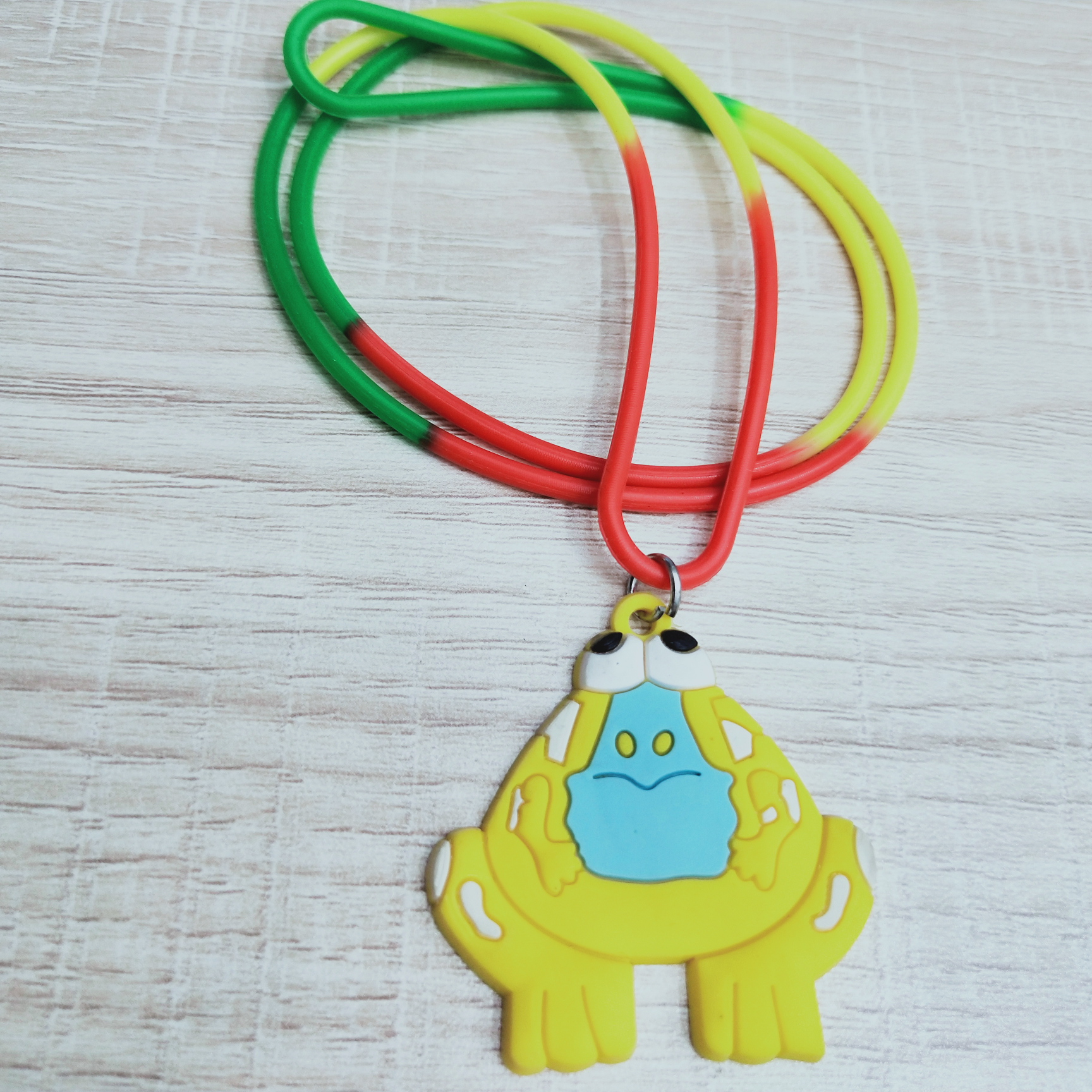 华宇饰品:红.黄.绿.混彩色硅胶卡通图片吊坠项链02