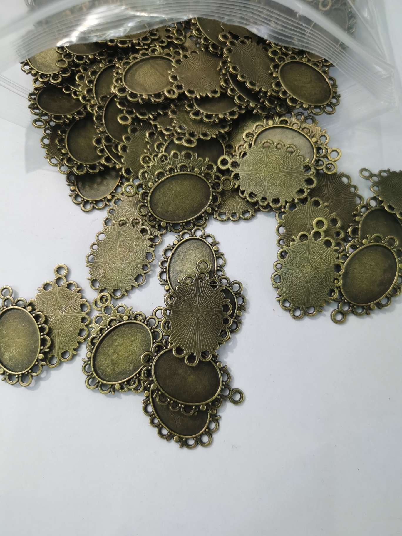 Zinc alloy Zn-3139 for jewelry accessories Application Scenario