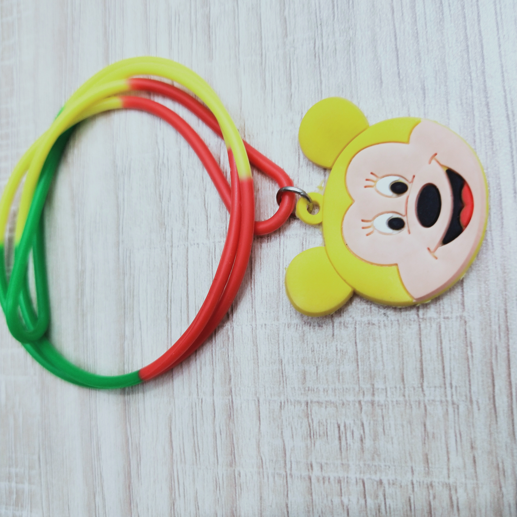 华宇饰品:红黄绿混彩色硅胶卡通图片吊坠项链05