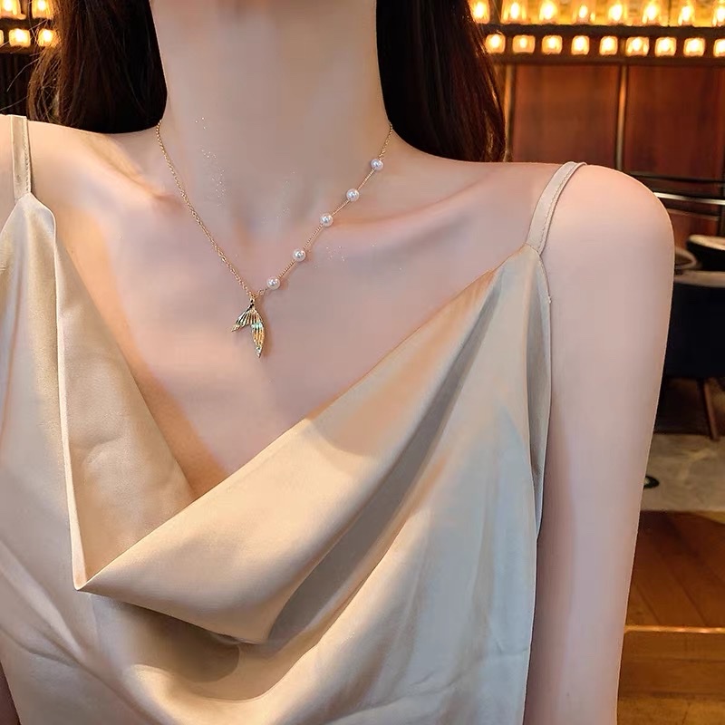 Fishtail lucky necklace, women's collarbone chain, elegant, light luxury, niche and simple accessory, Jieya steel jewelry detail image 3