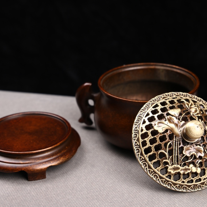 新款——
品名：双鱼耳炉套装
尺寸：宽12cm，高9.5cm，口径6.6cm底部
