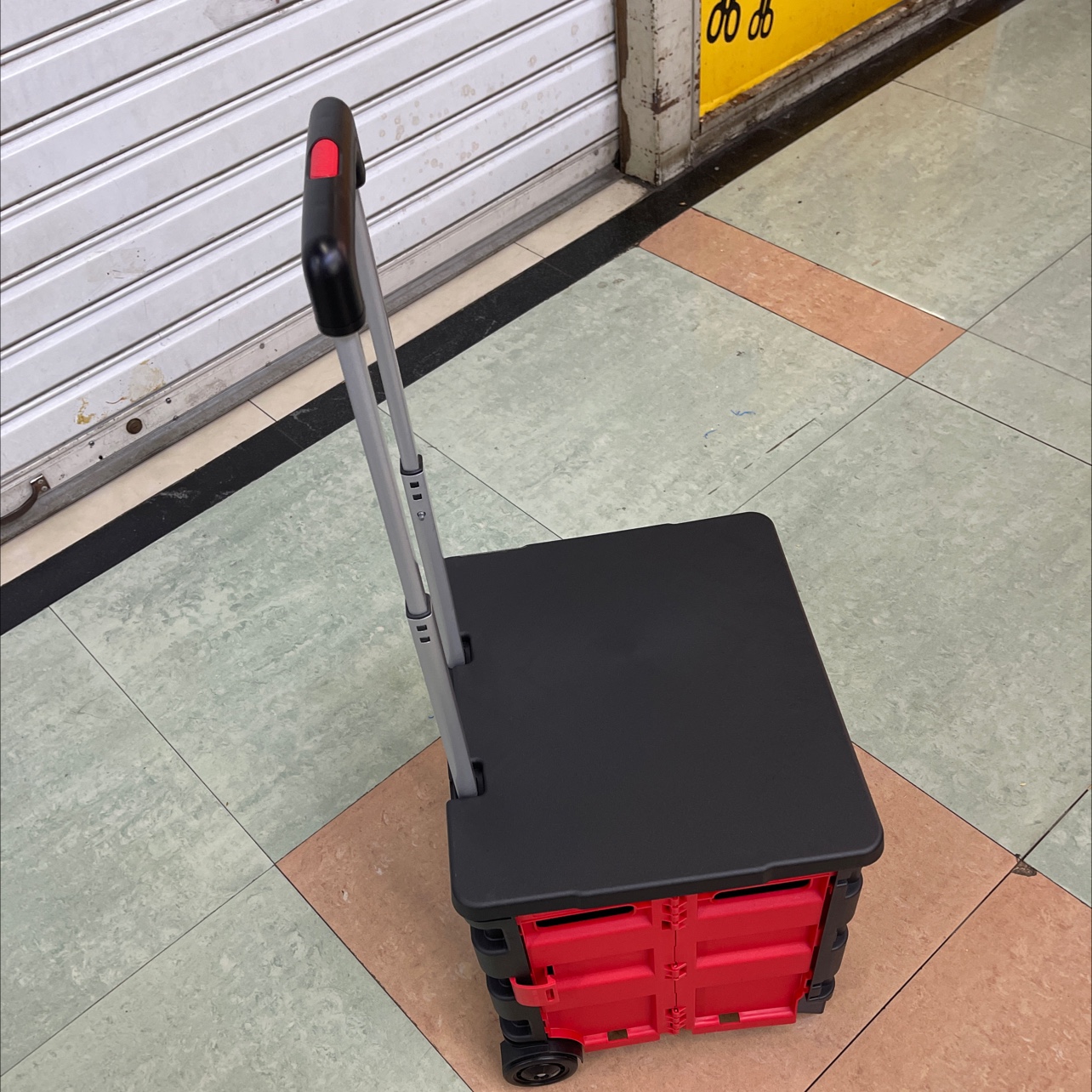 Portable Trolley With Cover details Picture