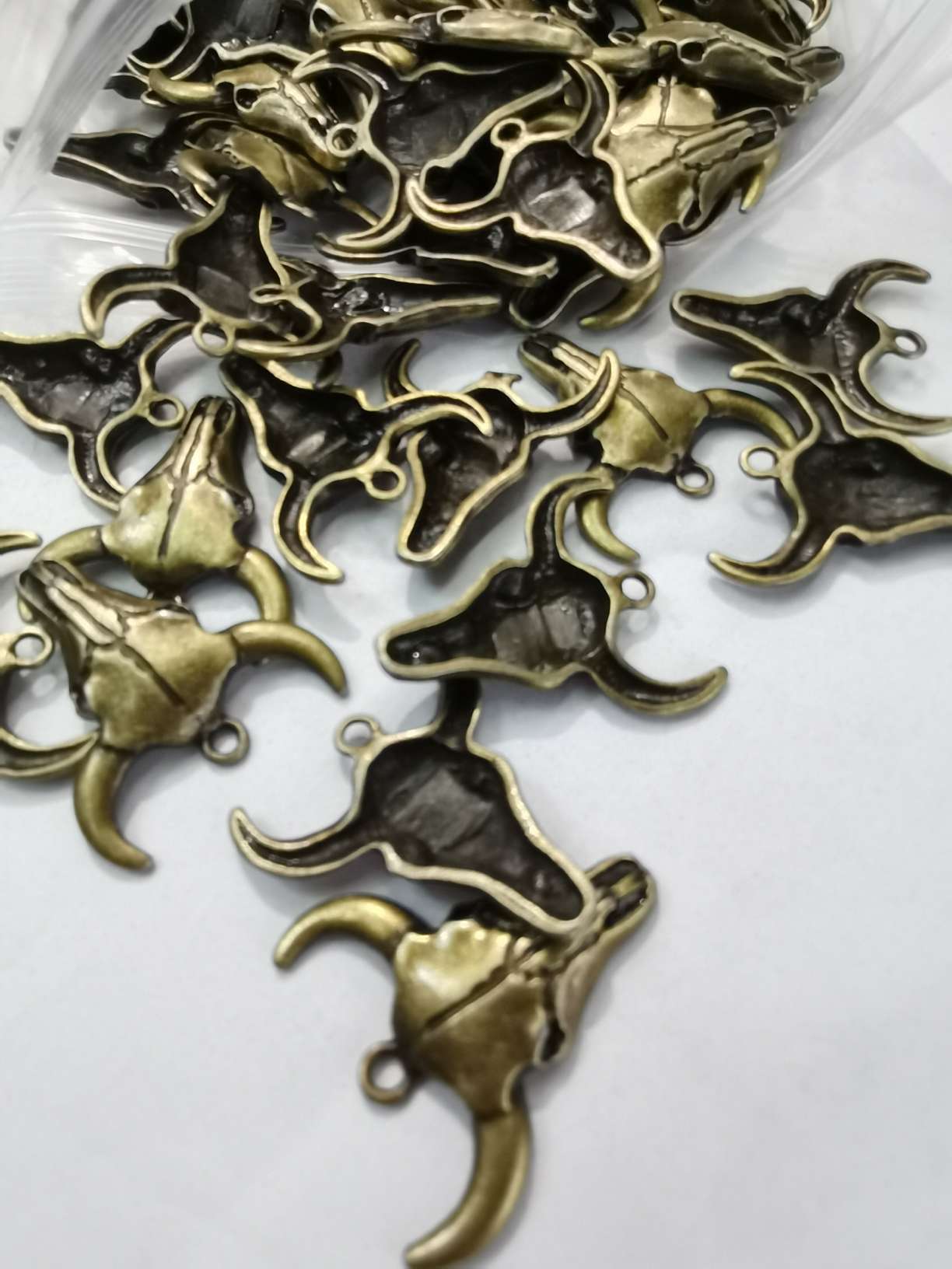 Zinc alloy Zn-3153 for jewelry accessories Application Scenario