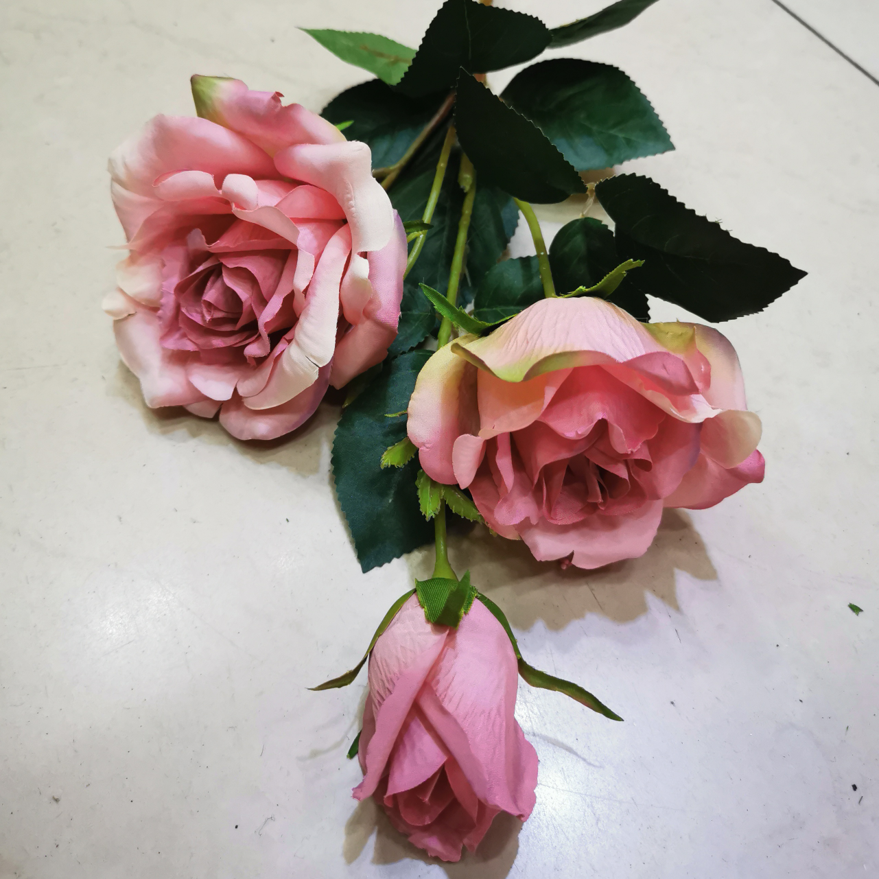 Artificial plant rattan wall hanging bundle wedding video tree model bonsai pot single branch leaves leaves 3D fake flowers plastic flowers PE flowers PU flowers cloth window rose