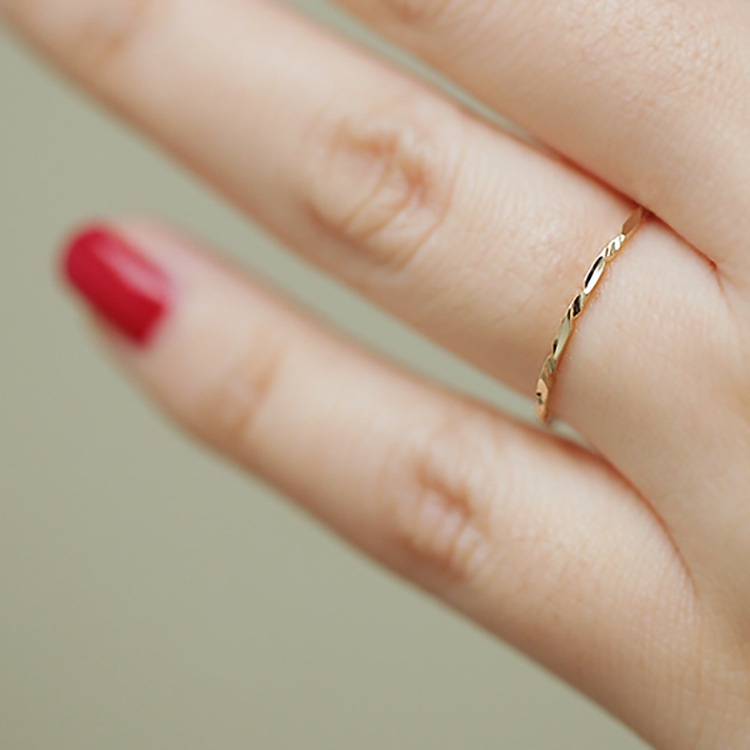 No need to remove it when washing hands. Ultra-fine multi-mirror faceted triangular cut 18K gold-plated joint ring, tail ring, open for women details Picture