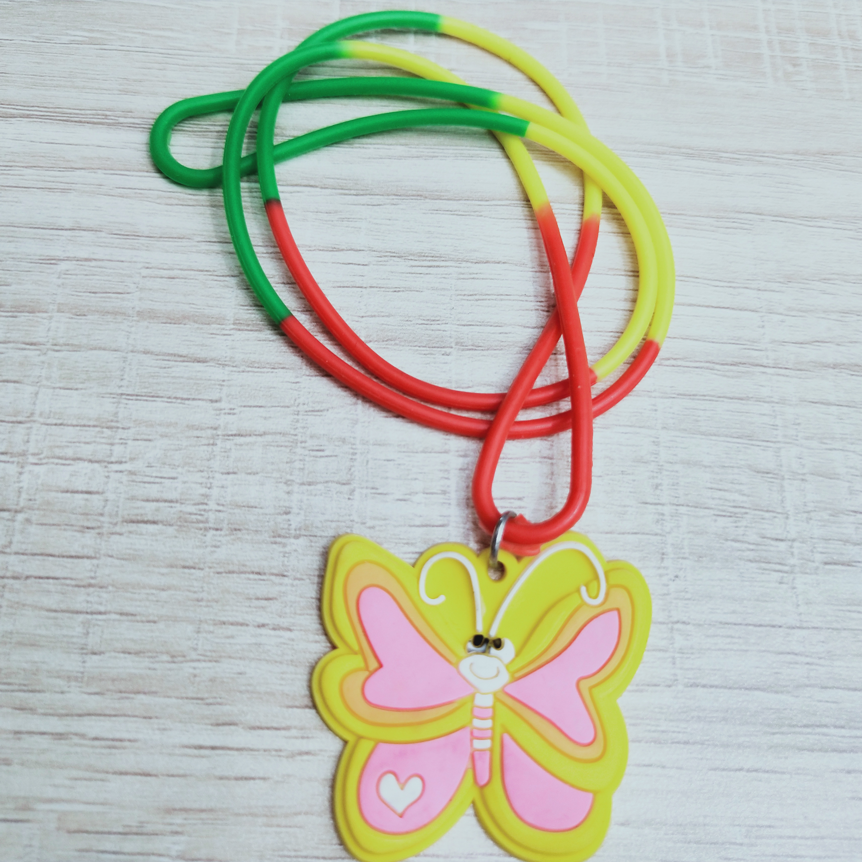 华宇饰品:红黄绿混彩色硅胶卡通图片吊坠项链08
