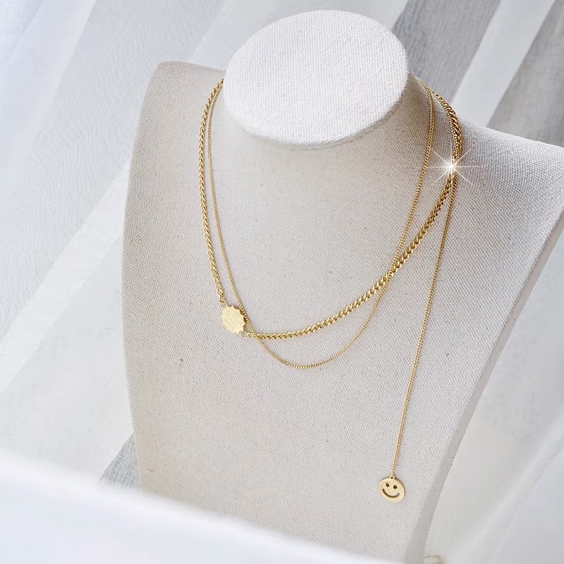 Light luxury multi-layer smiling face necklace, hip-hop style collarbone chain, Jieya steel decoration details Picture