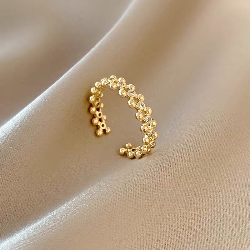 A small, simple and versatile ring with exquisite Xiaomi flower splicing design Specification image