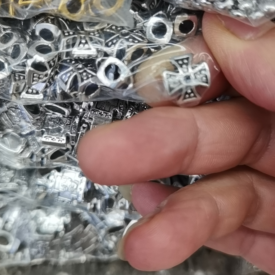 2022 new Korean-style diamond-encrusted and pearl-encrusted trendy earrings, necklaces, versatile flowers