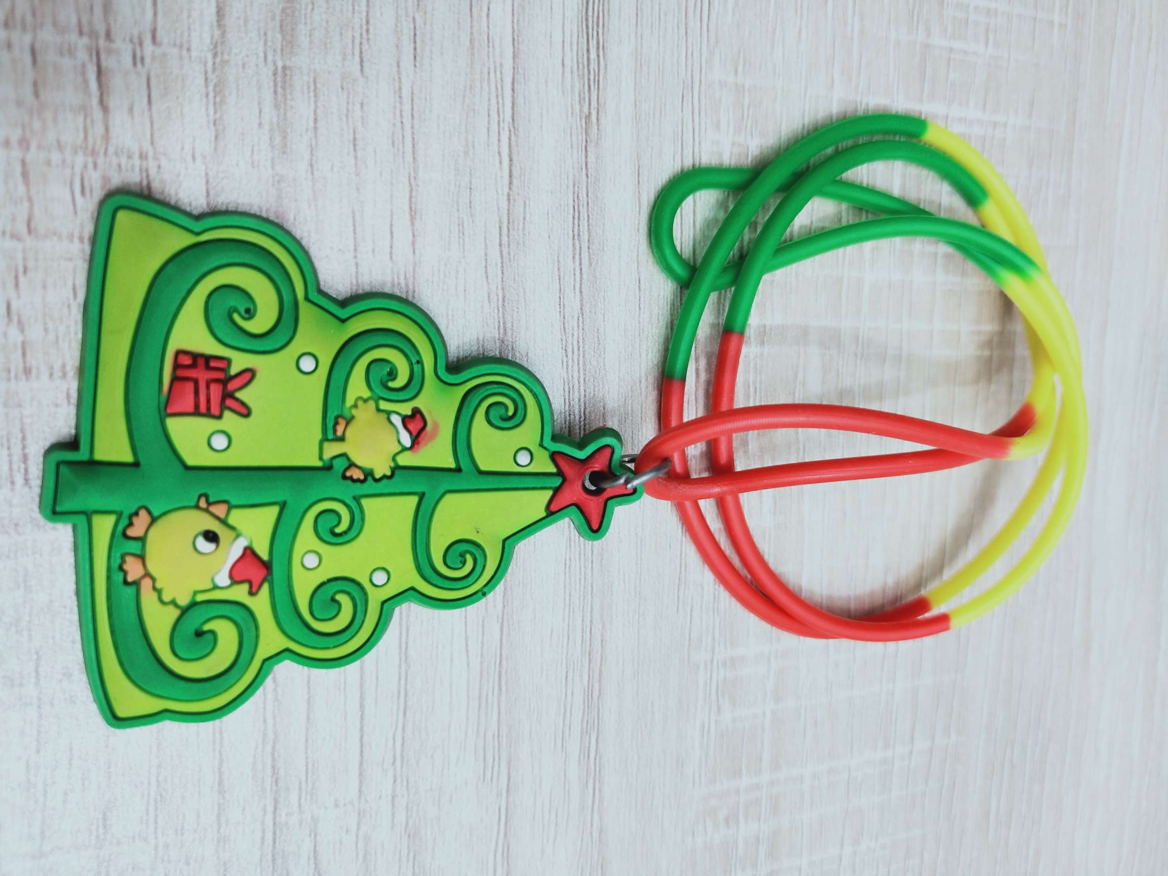 华宇饰品:外贸热销红黄绿混彩色硅胶卡通图片吊坠项链017产品图