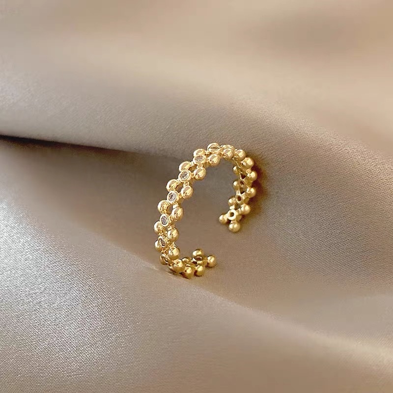 A small, simple and versatile ring with exquisite Xiaomi flower splicing design details Picture