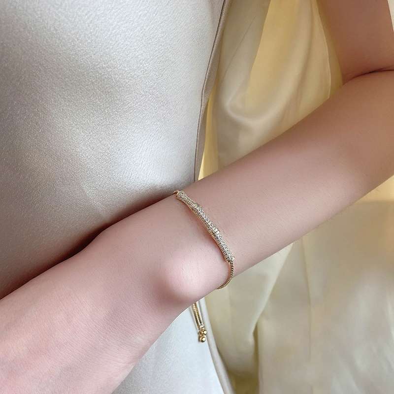 Zircon bamboo joint bracelet, a unique and simple design for women on Instagram, is a student best friend bracelet with a touch of elegance and is a popular online accessory Specification image