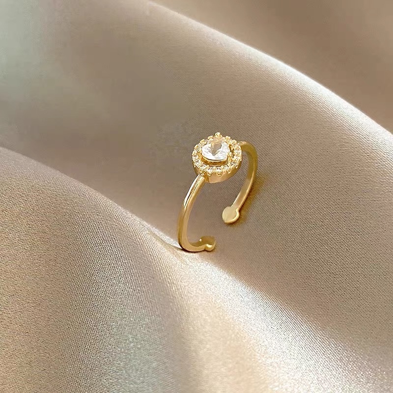 Summer edition niche design, fresh, fashionable, simple and classic style ring. Specification image